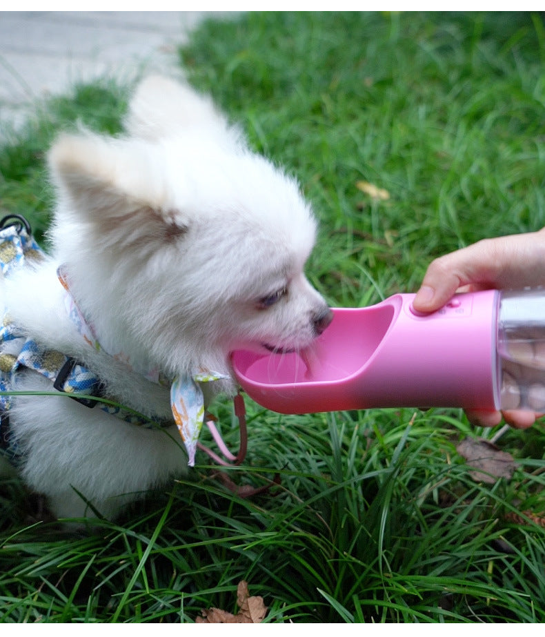 Wasserflasche für Hunde, tragbare Wasserflasche für Haustiere, auslaufsicher, Wasserspender und Futterspender für Hunde, leichte Reise-Wasserflasche mit Napf für Hunde zum Spazierengehen und Reisen